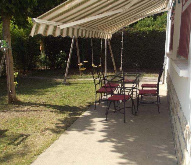 Studio En Rez-De-Jardin Dans La Verdure Διαμέρισμα Αιξ-αν-Προβάνς Εξωτερικό φωτογραφία